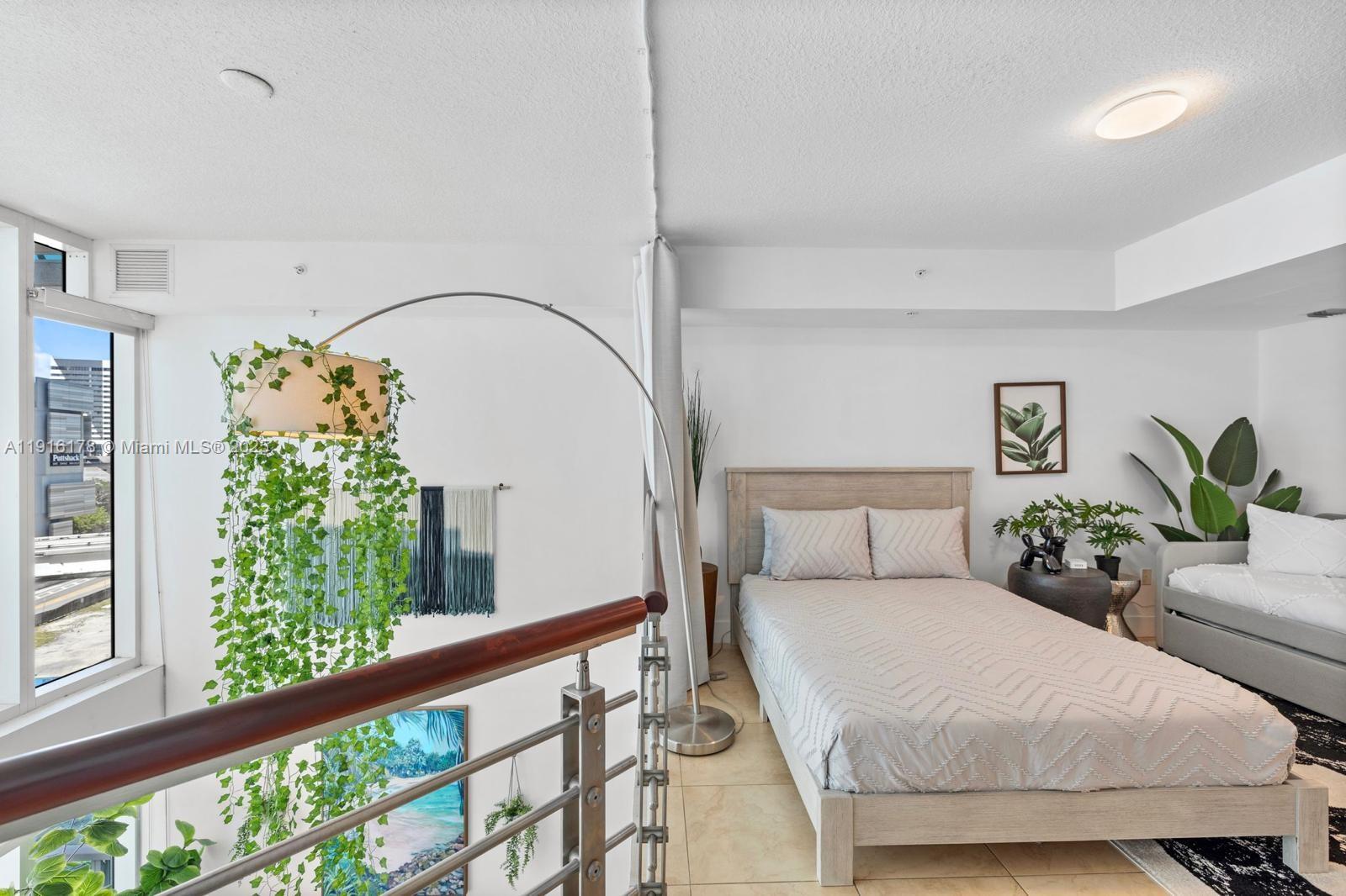 41 SE 5th St #510 Miami, FL 33131