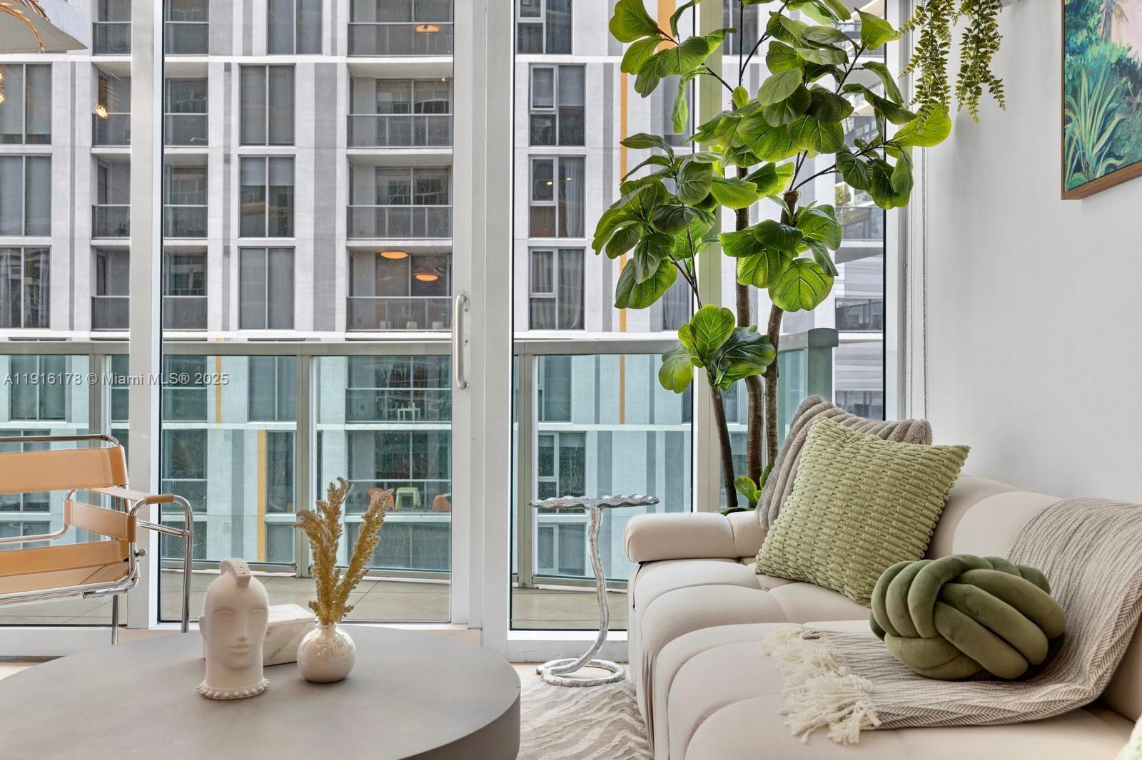 41 SE 5th St #510 Miami, FL 33131