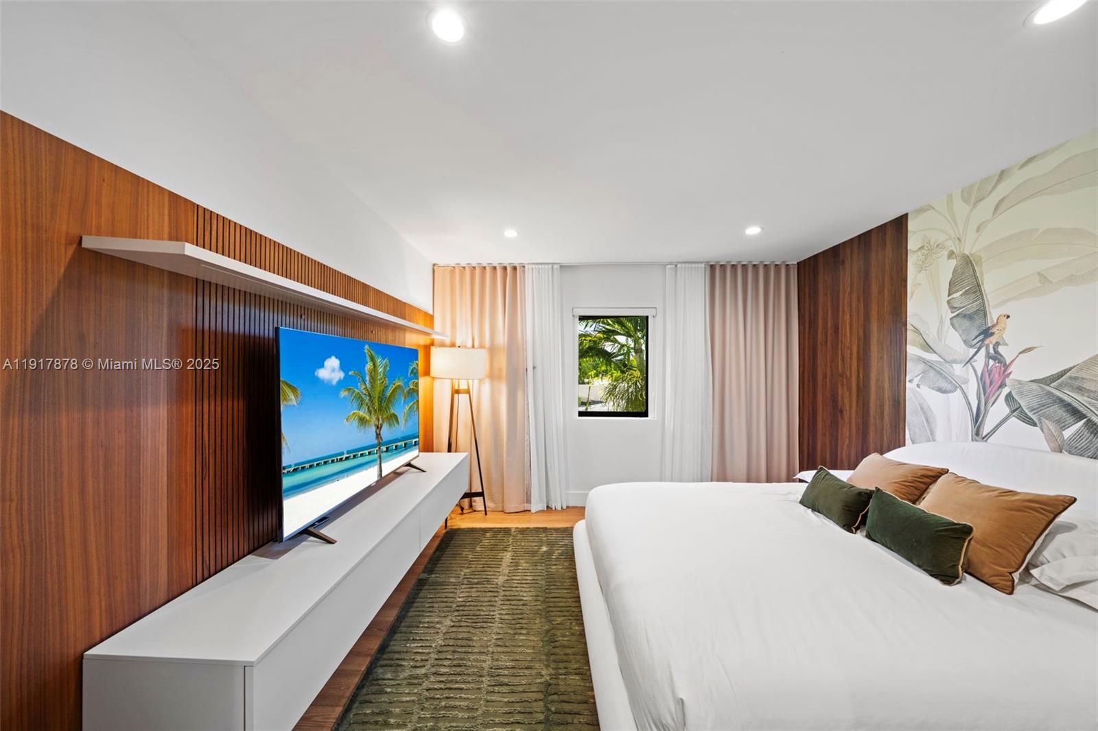 710 + 700 S Shore Dr Miami Beach, FL 33141