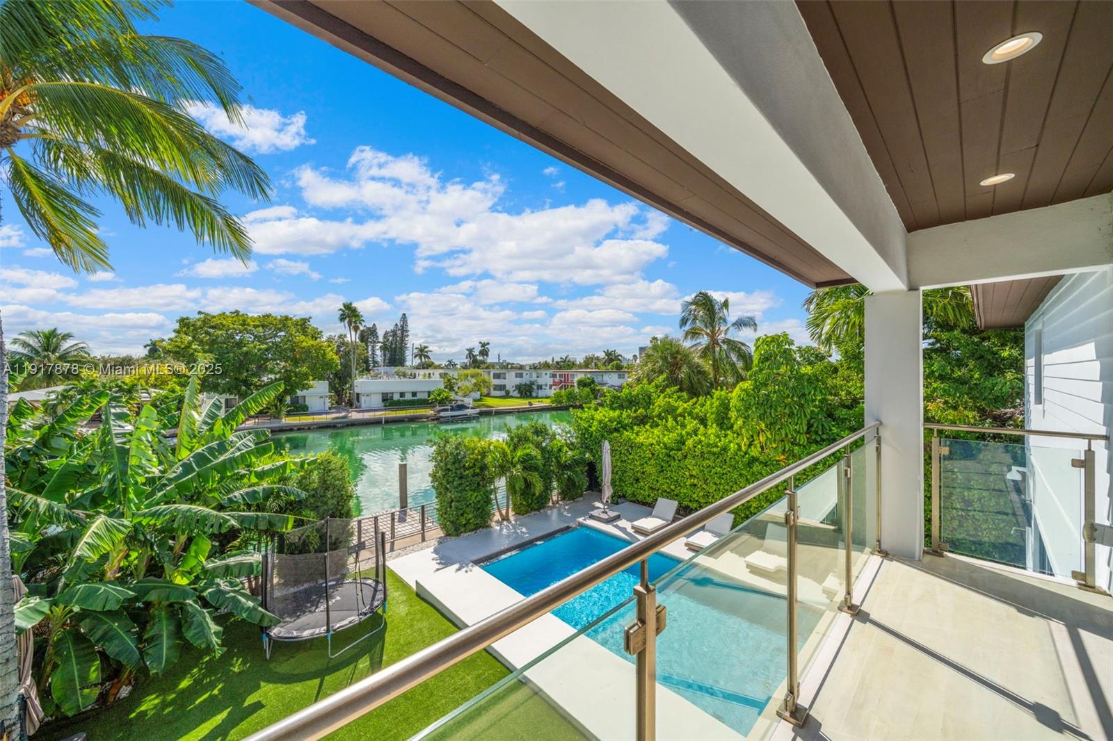 710 + 700 S Shore Dr Miami Beach, FL 33141