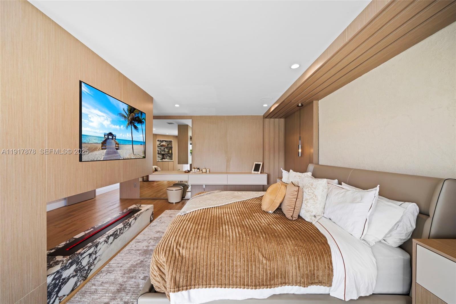 710 + 700 S Shore Dr Miami Beach, FL 33141