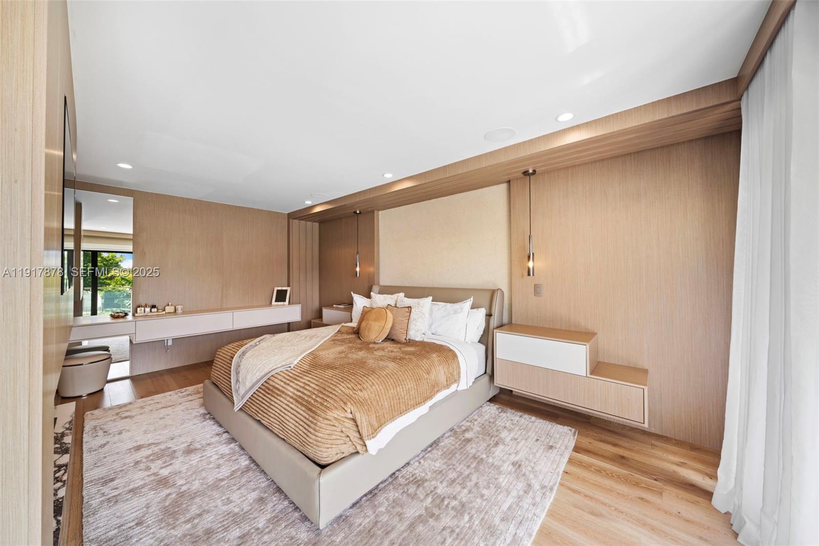 710 + 700 S Shore Dr Miami Beach, FL 33141