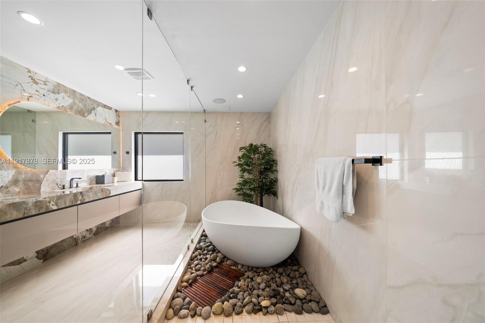 710 + 700 S Shore Dr Miami Beach, FL 33141