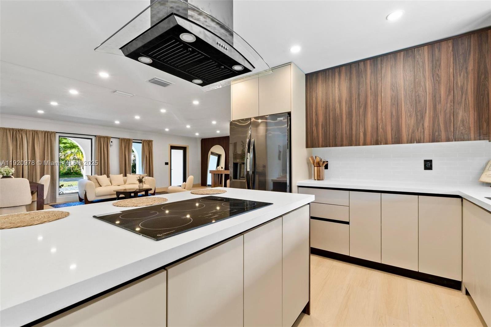 7020 Plantation Rd Plantation, FL 33317