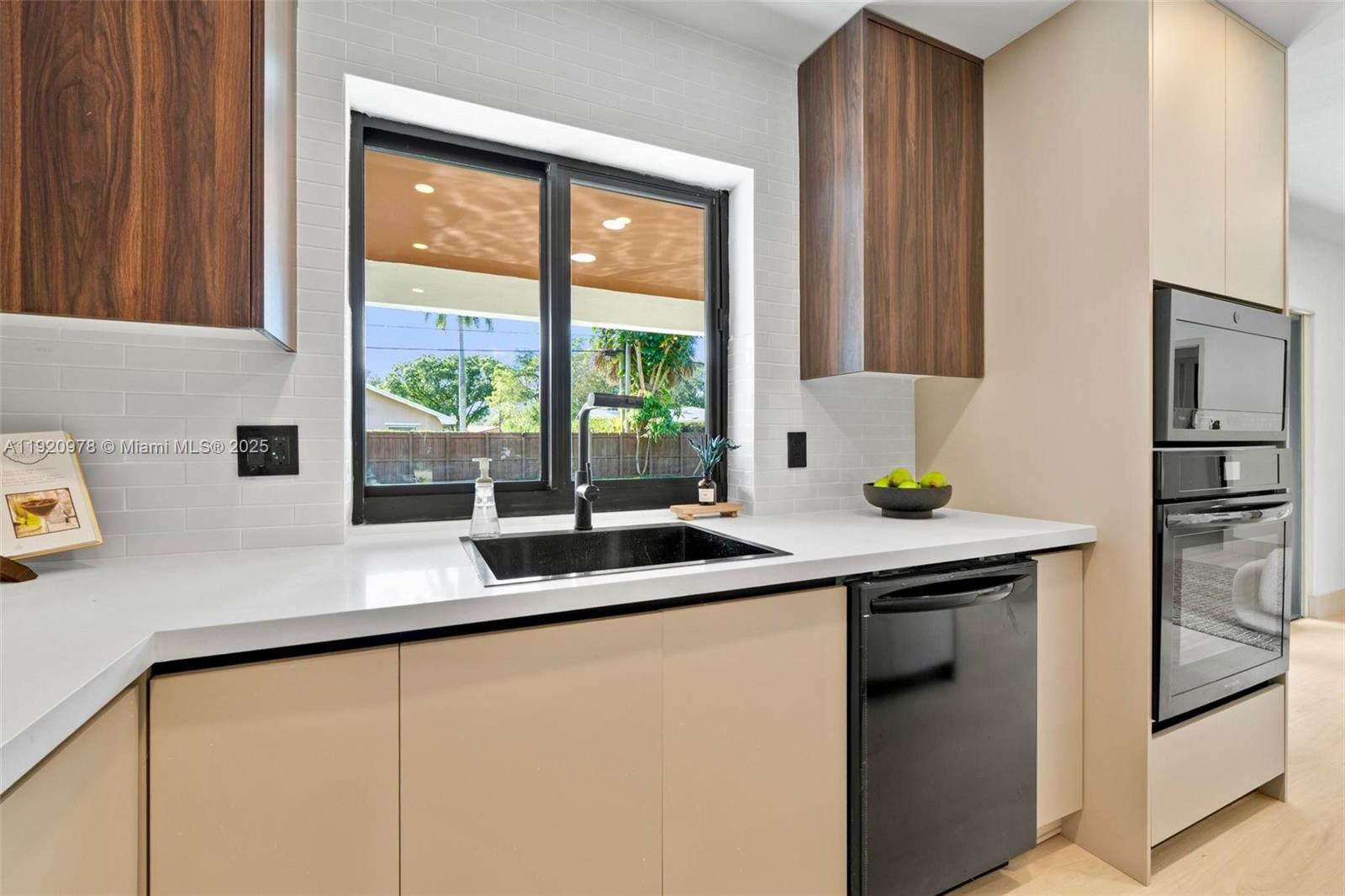 7020 Plantation Rd Plantation, FL 33317