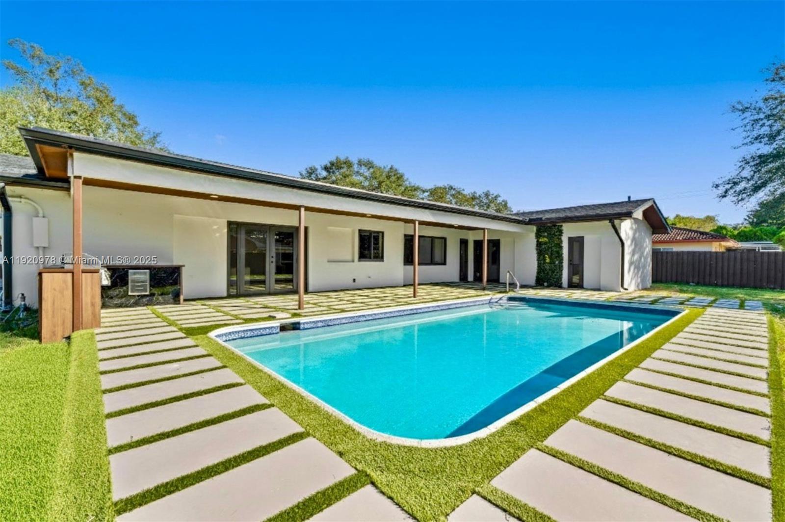 7020 Plantation Rd Plantation, FL 33317