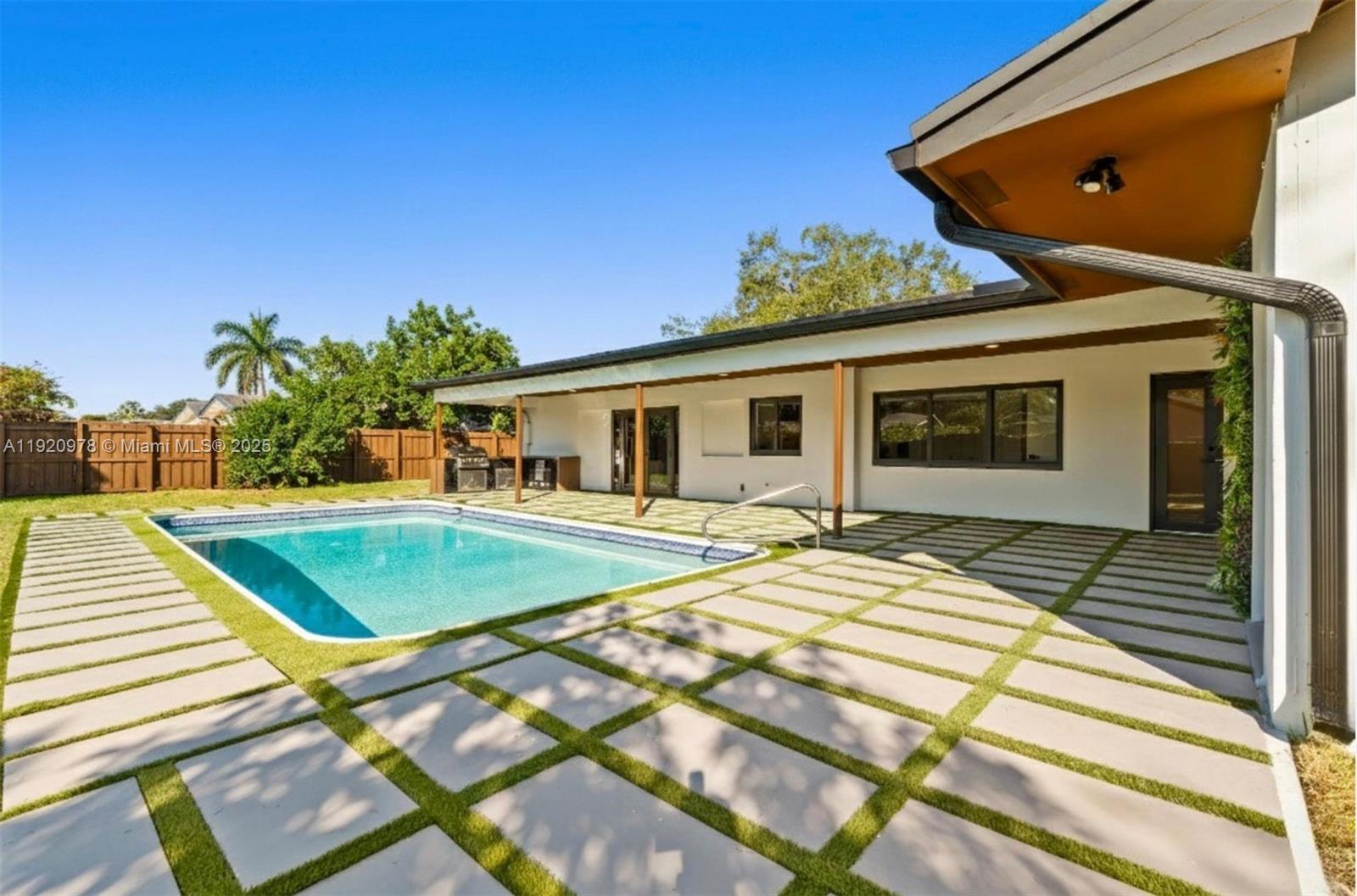 7020 Plantation Rd Plantation, FL 33317