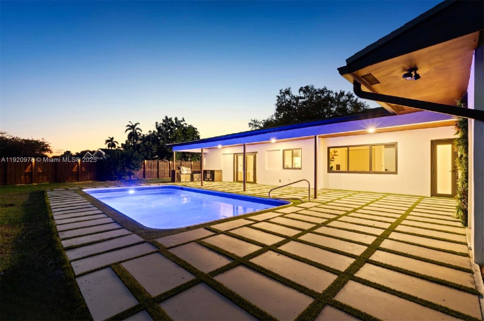 7020 Plantation Rd Plantation, FL 33317