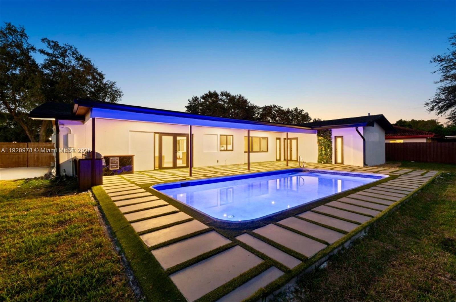 7020 Plantation Rd Plantation, FL 33317