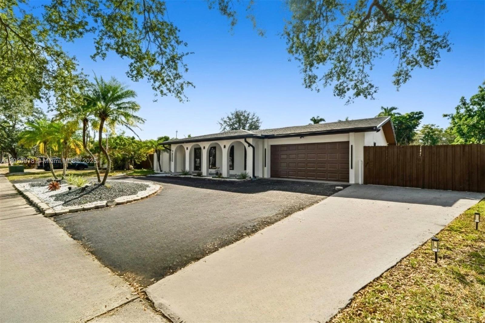 7020 Plantation Rd Plantation, FL 33317