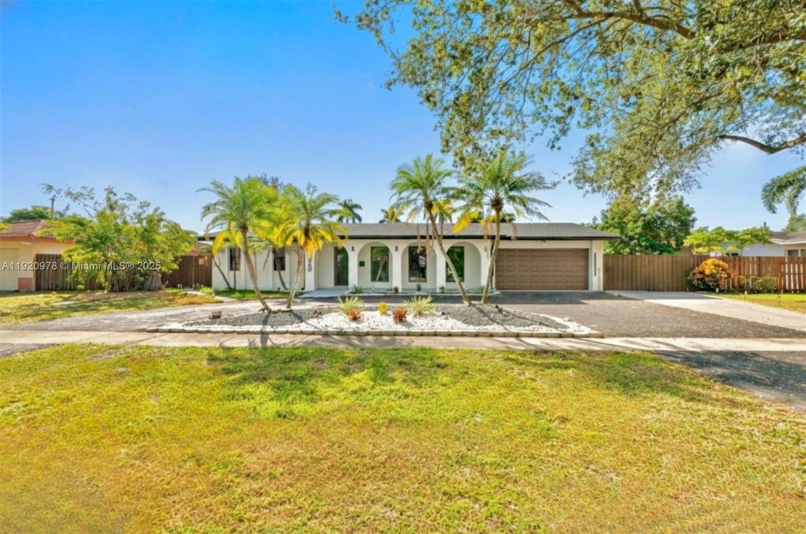 7020 Plantation Rd Plantation, FL 33317