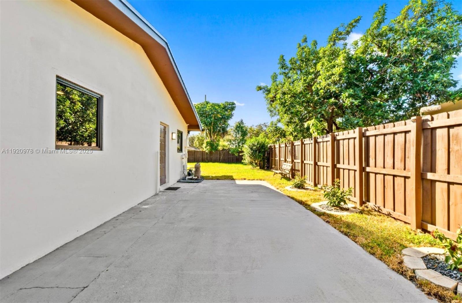 7020 Plantation Rd Plantation, FL 33317