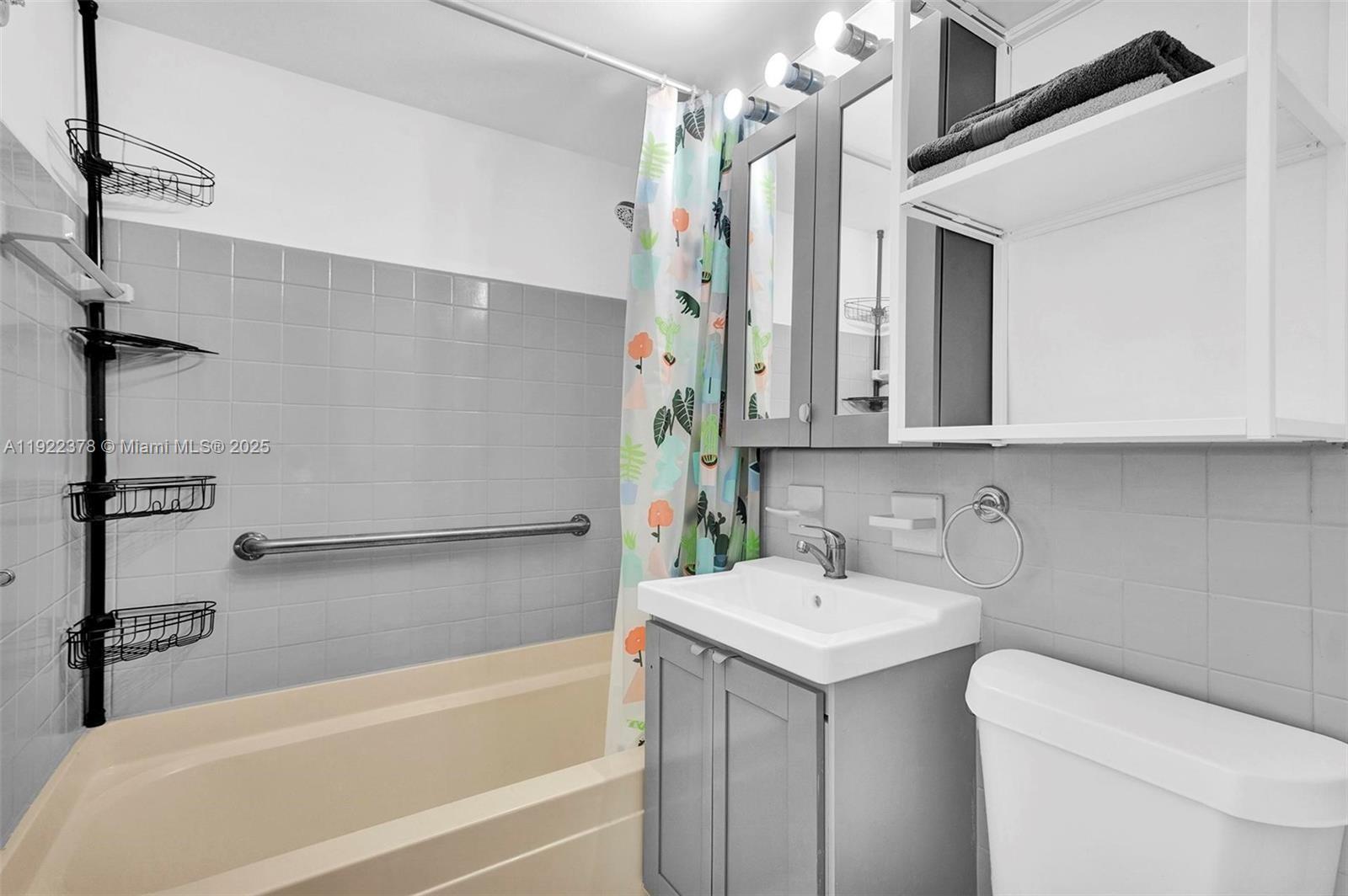 10076 E Bay Hbr Dr #76A Bay Harbor Islands, FL 33154