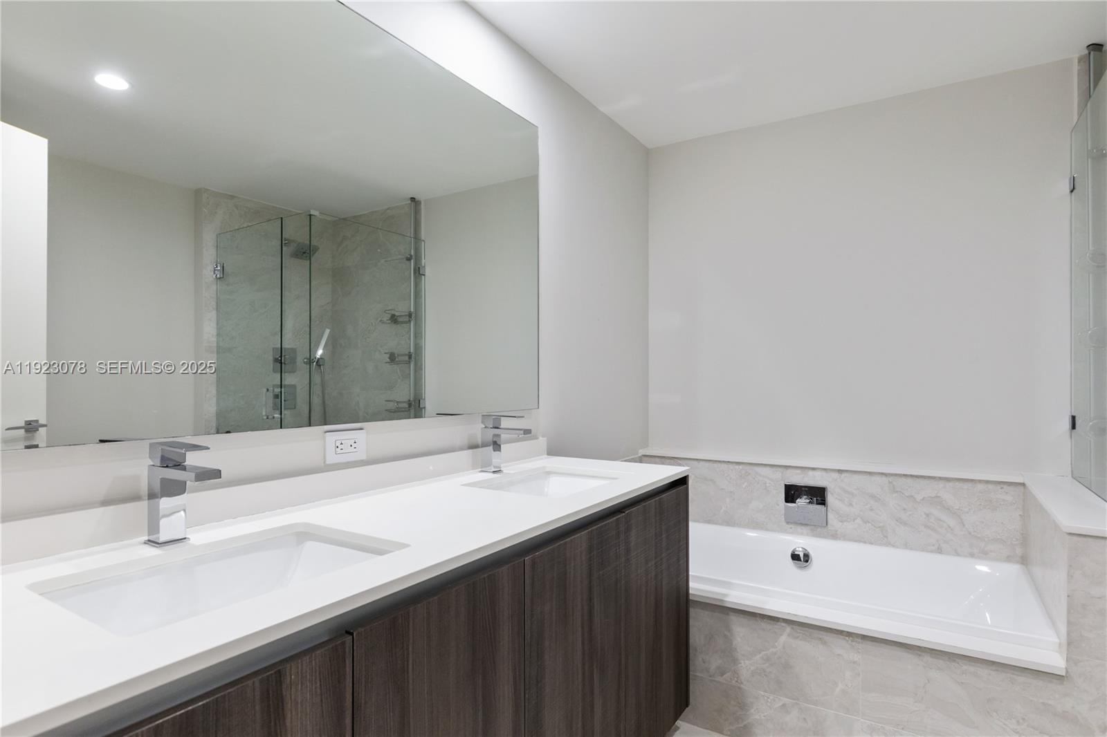 488 NE 18th St #5012 Miami, FL 33132