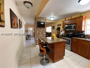 821 W 39th Pl Hialeah, FL 33012