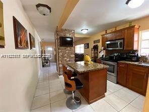 821 W 39th Pl Hialeah, FL 33012
