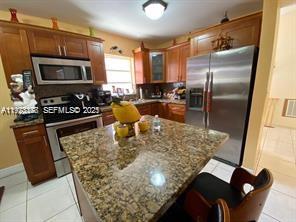 821 W 39th Pl Hialeah, FL 33012