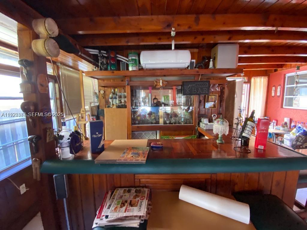 821 W 39th Pl Hialeah, FL 33012