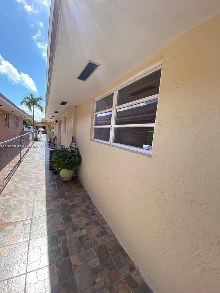 821 W 39th Pl Hialeah, FL 33012