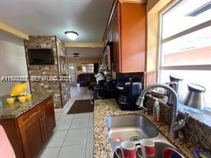 821 W 39th Pl Hialeah, FL 33012