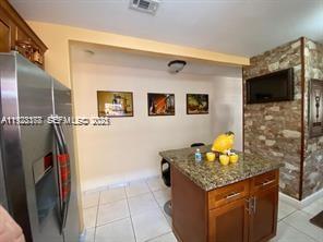821 W 39th Pl Hialeah, FL 33012