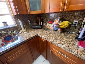 821 W 39th Pl Hialeah, FL 33012