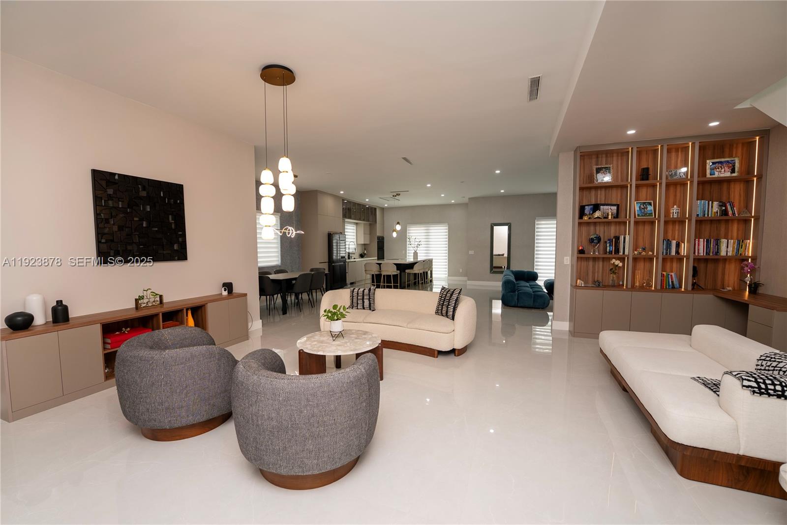 8340 NW 33rd Ter Doral, FL 33122