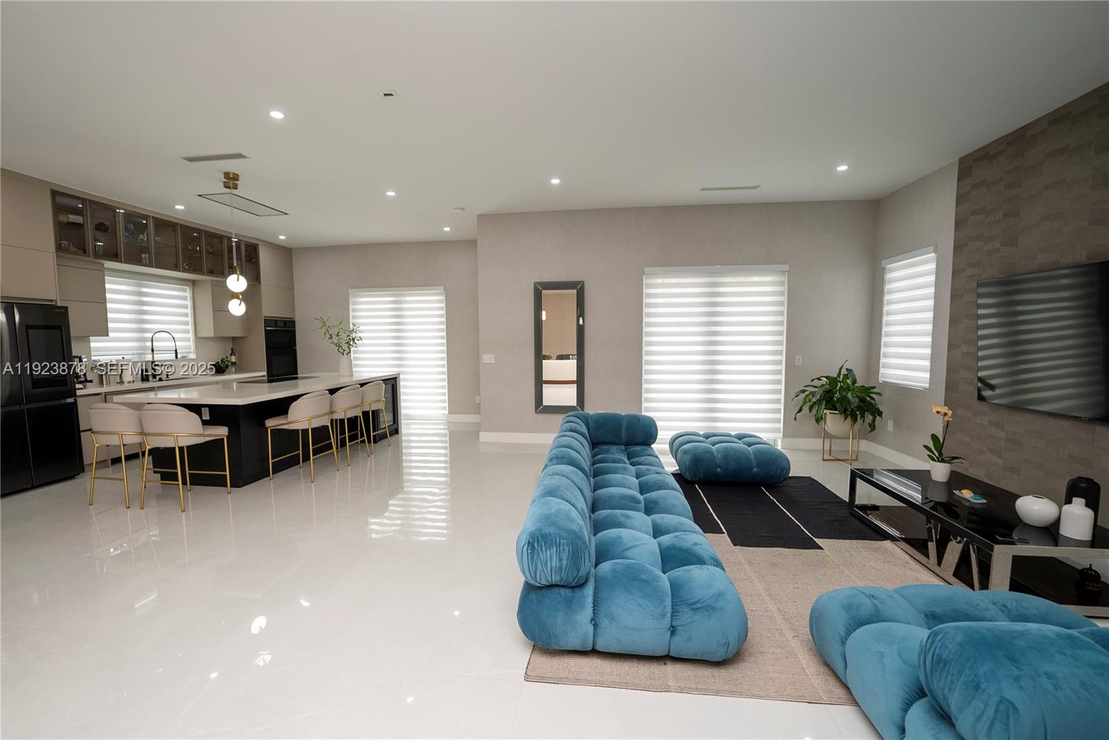 8340 NW 33rd Ter Doral, FL 33122