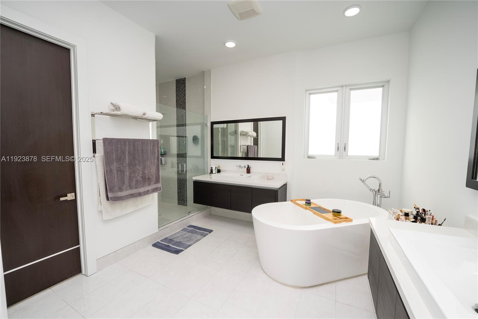 8340 NW 33rd Ter Doral, FL 33122