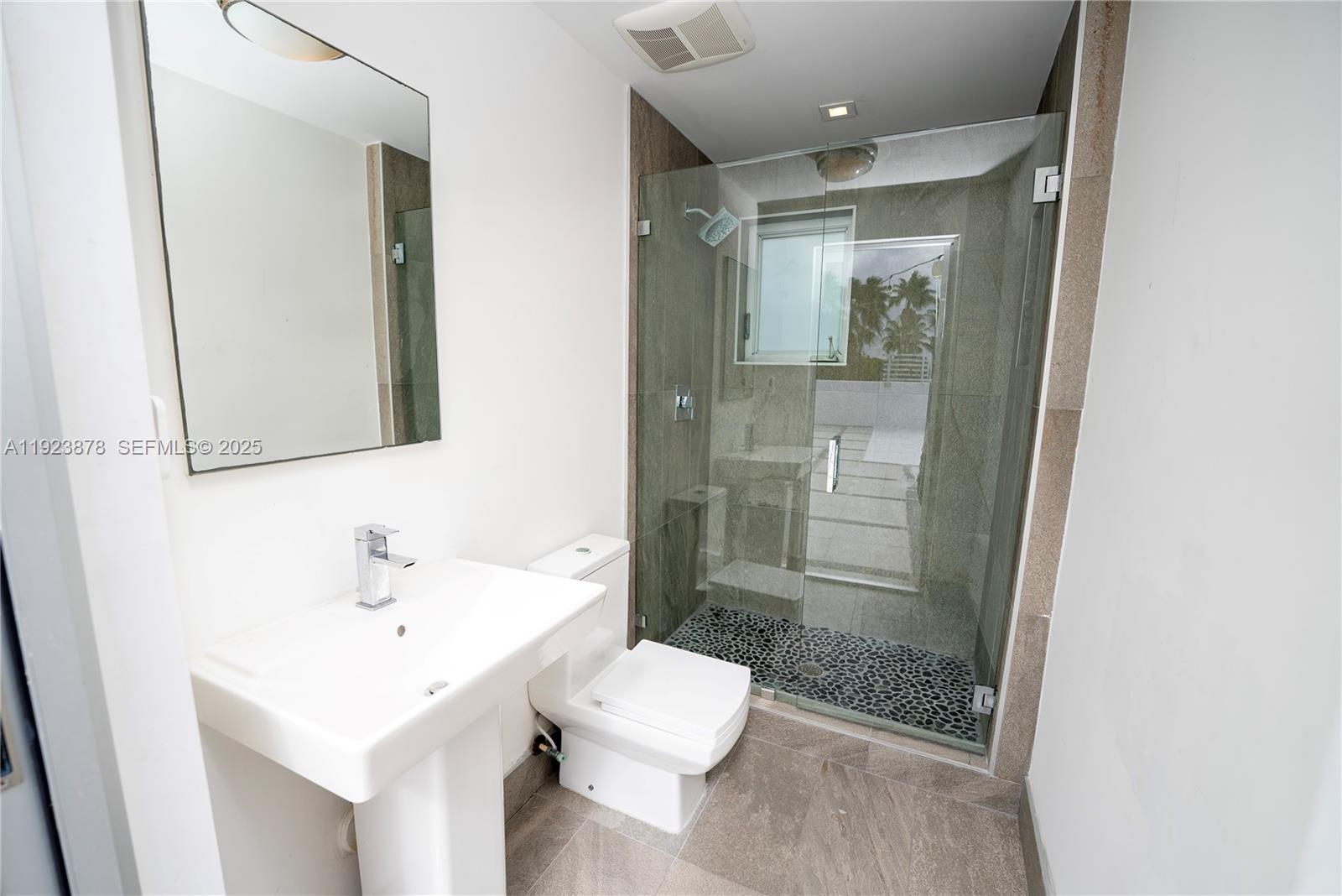 8340 NW 33rd Ter Doral, FL 33122