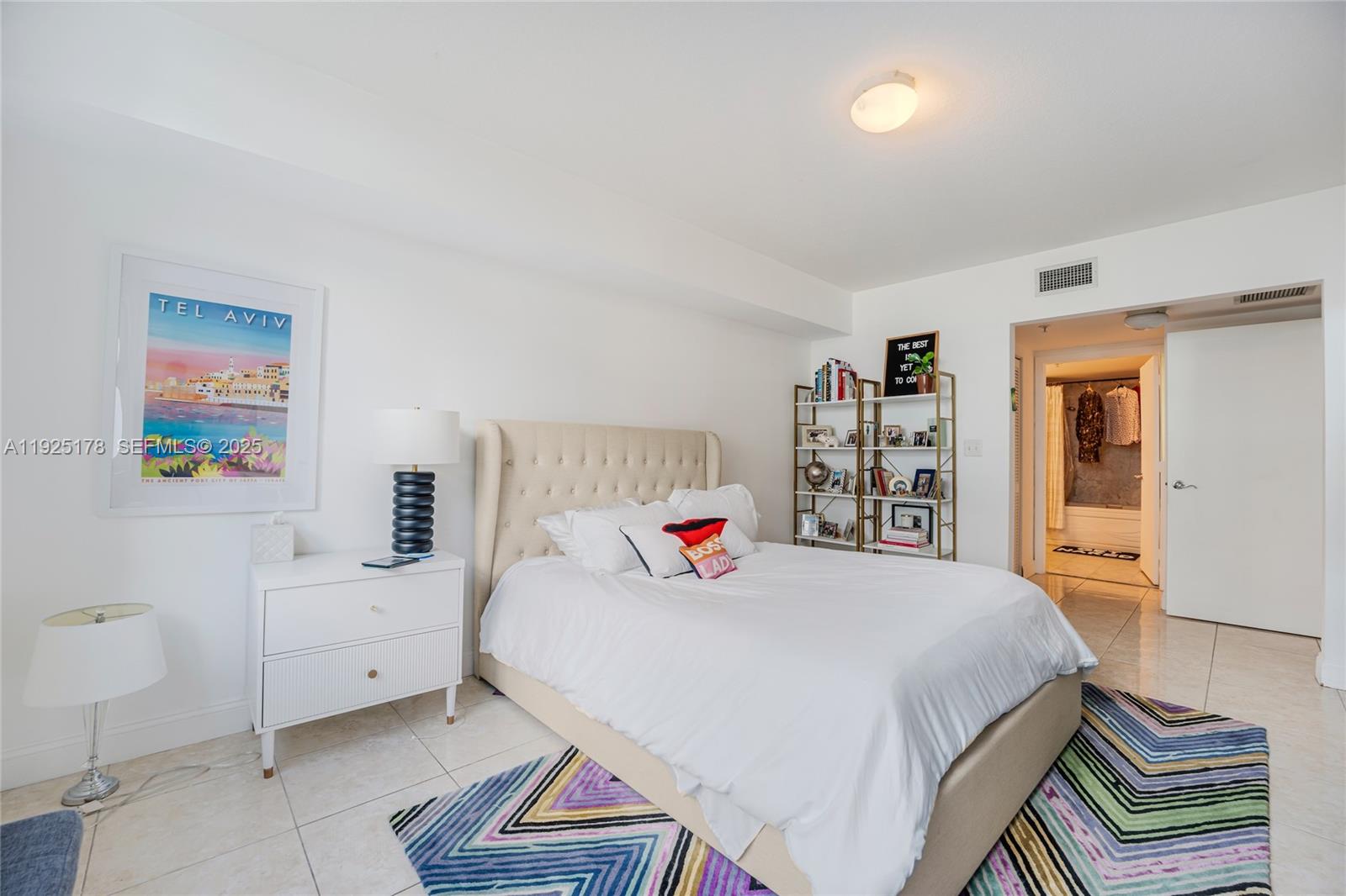 image Brickell on the River North13