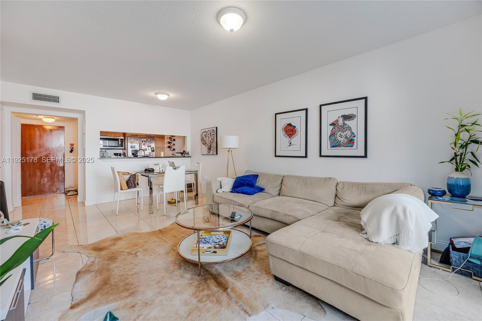 image Brickell on the River North5