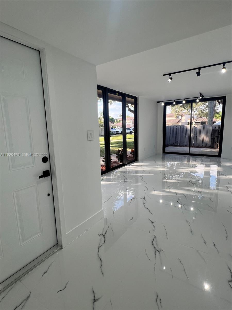 20610 NE 7th Ct Miami, FL 33179