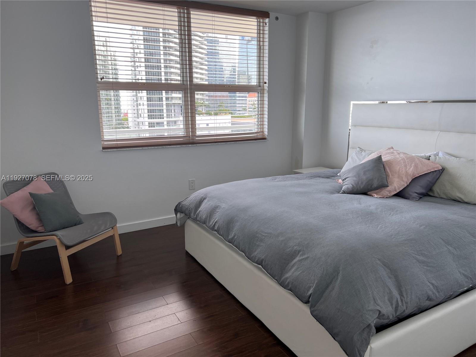 1155 Brickell Bay Dr #1607