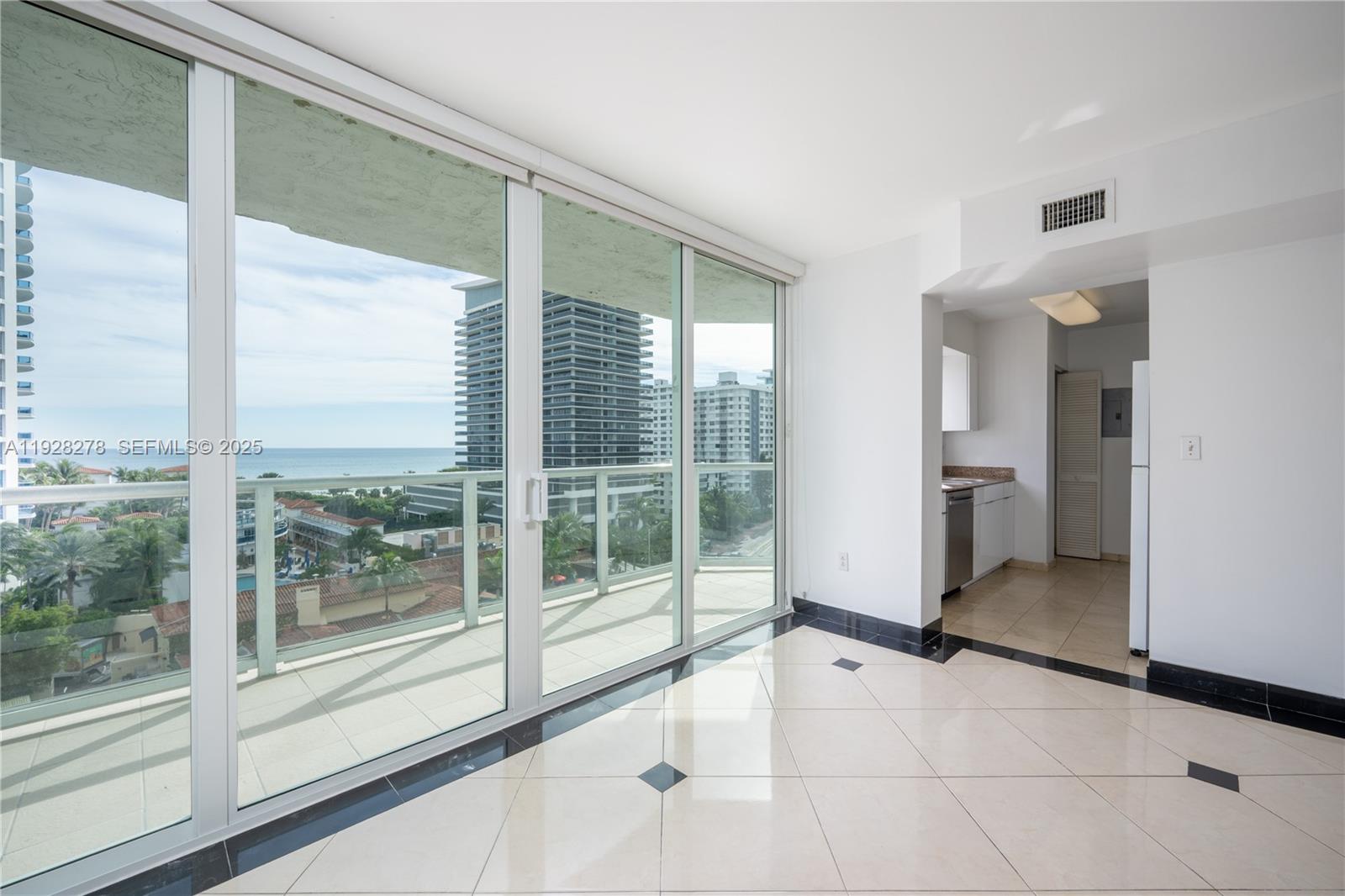 5900 Collins Ave #906 Miami Beach, FL 33140