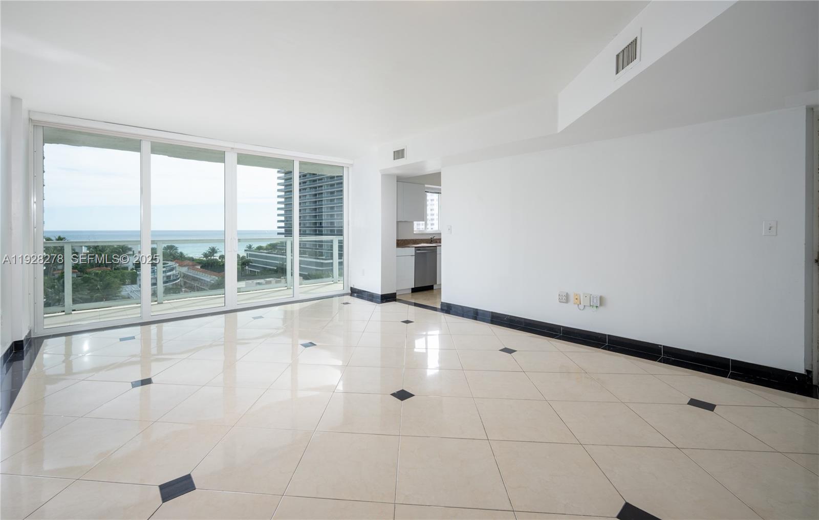 5900 Collins Ave #906 Miami Beach, FL 33140