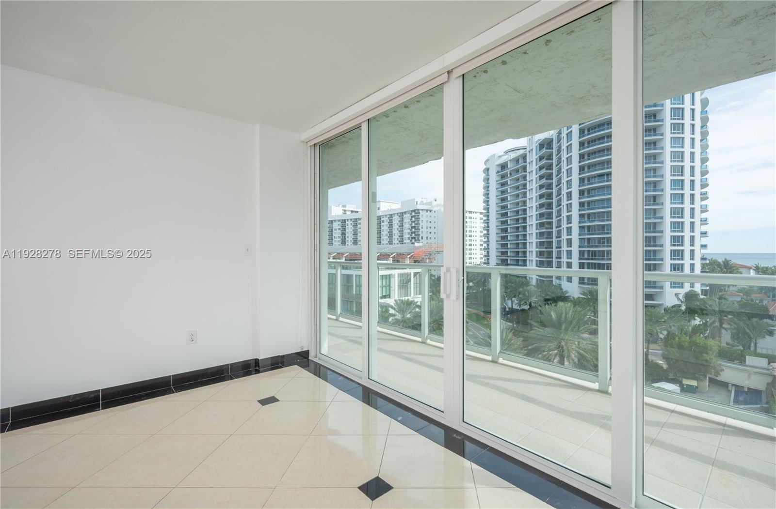 5900 Collins Ave #906 Miami Beach, FL 33140