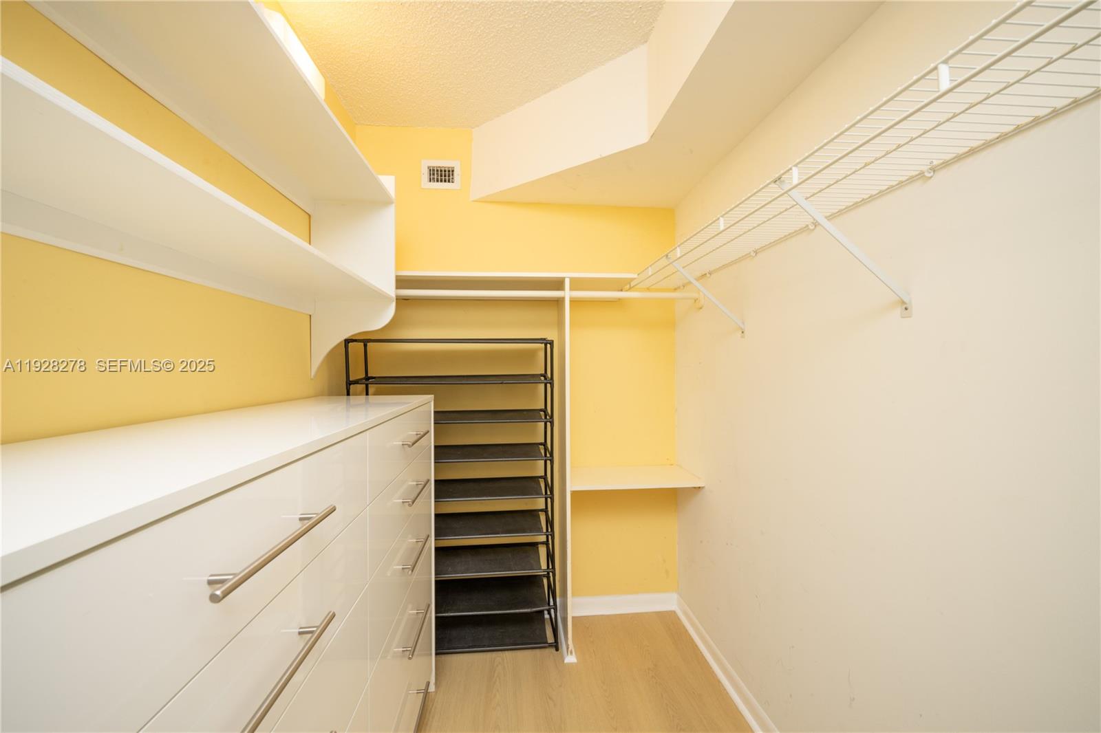 5900 Collins Ave #906 Miami Beach, FL 33140