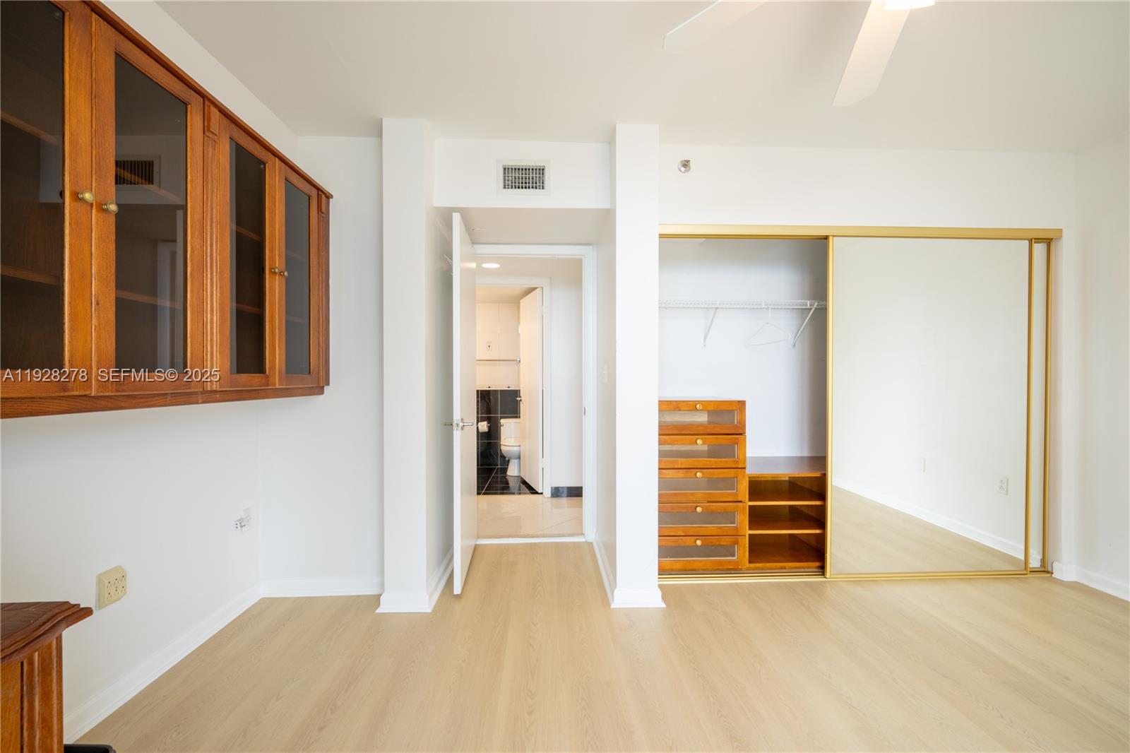 5900 Collins Ave #906 Miami Beach, FL 33140