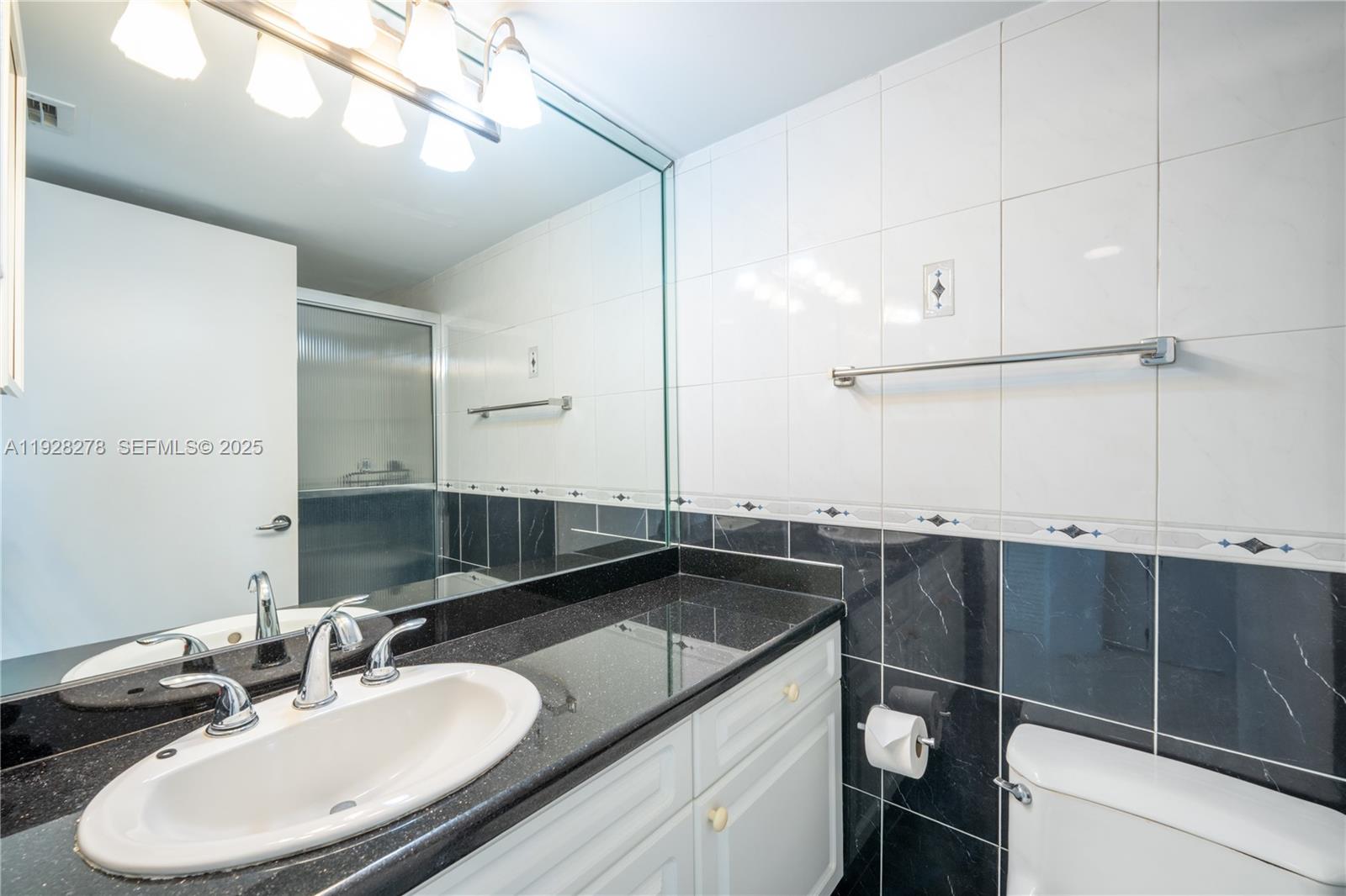 5900 Collins Ave #906 Miami Beach, FL 33140