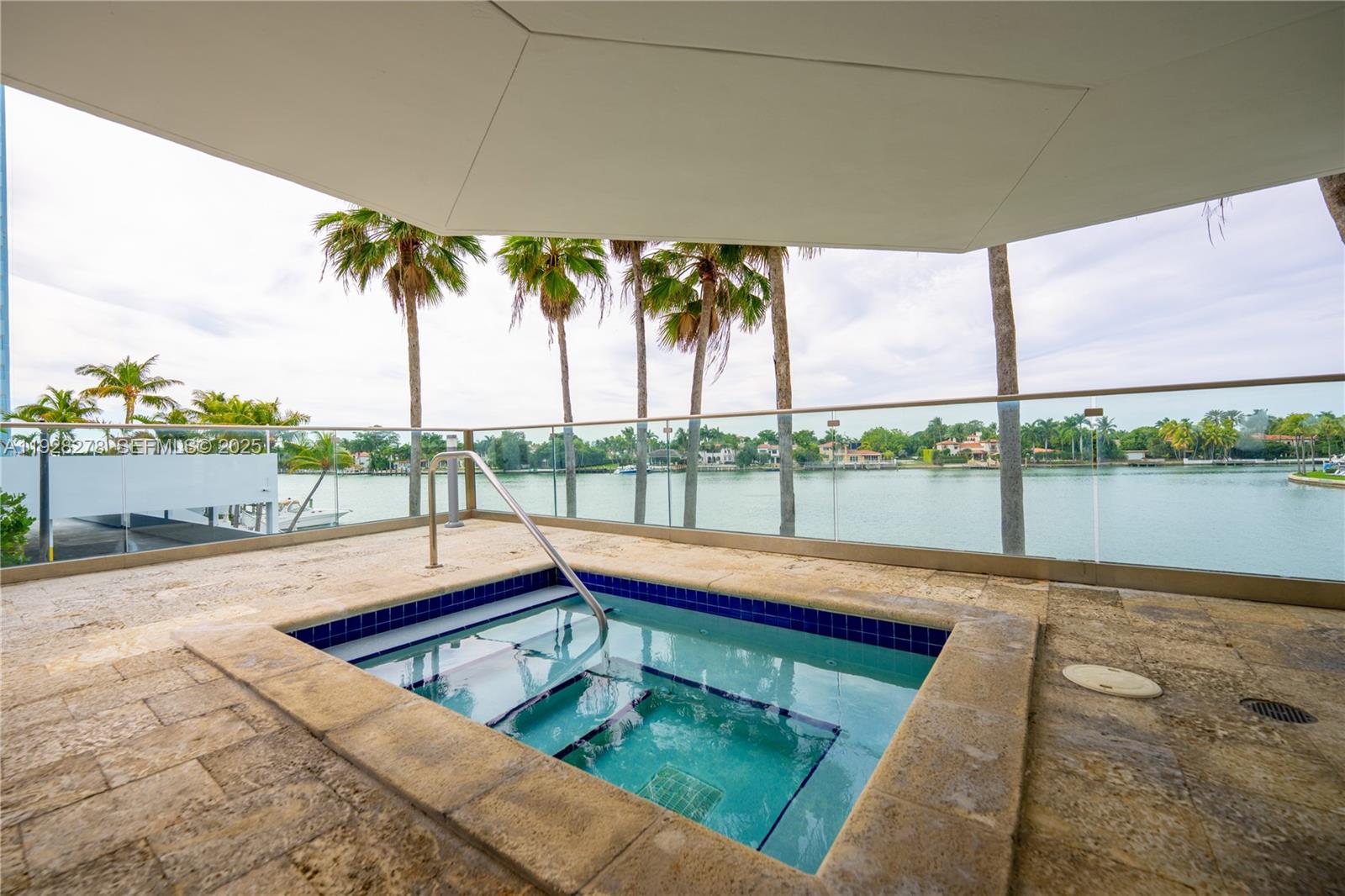 5900 Collins Ave #906 Miami Beach, FL 33140