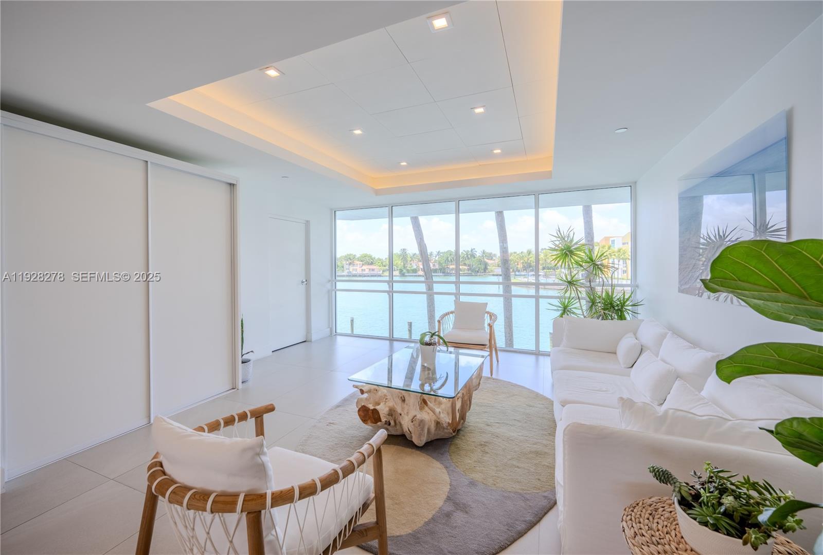 5900 Collins Ave #906 Miami Beach, FL 33140