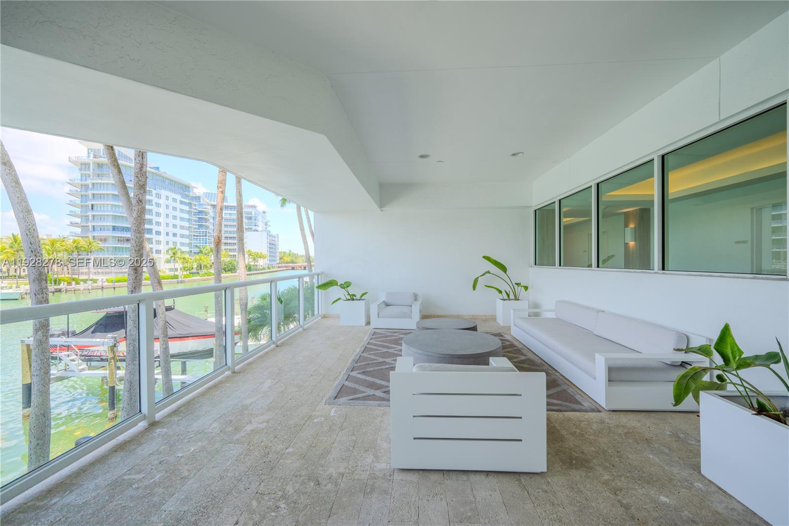 5900 Collins Ave #906 Miami Beach, FL 33140
