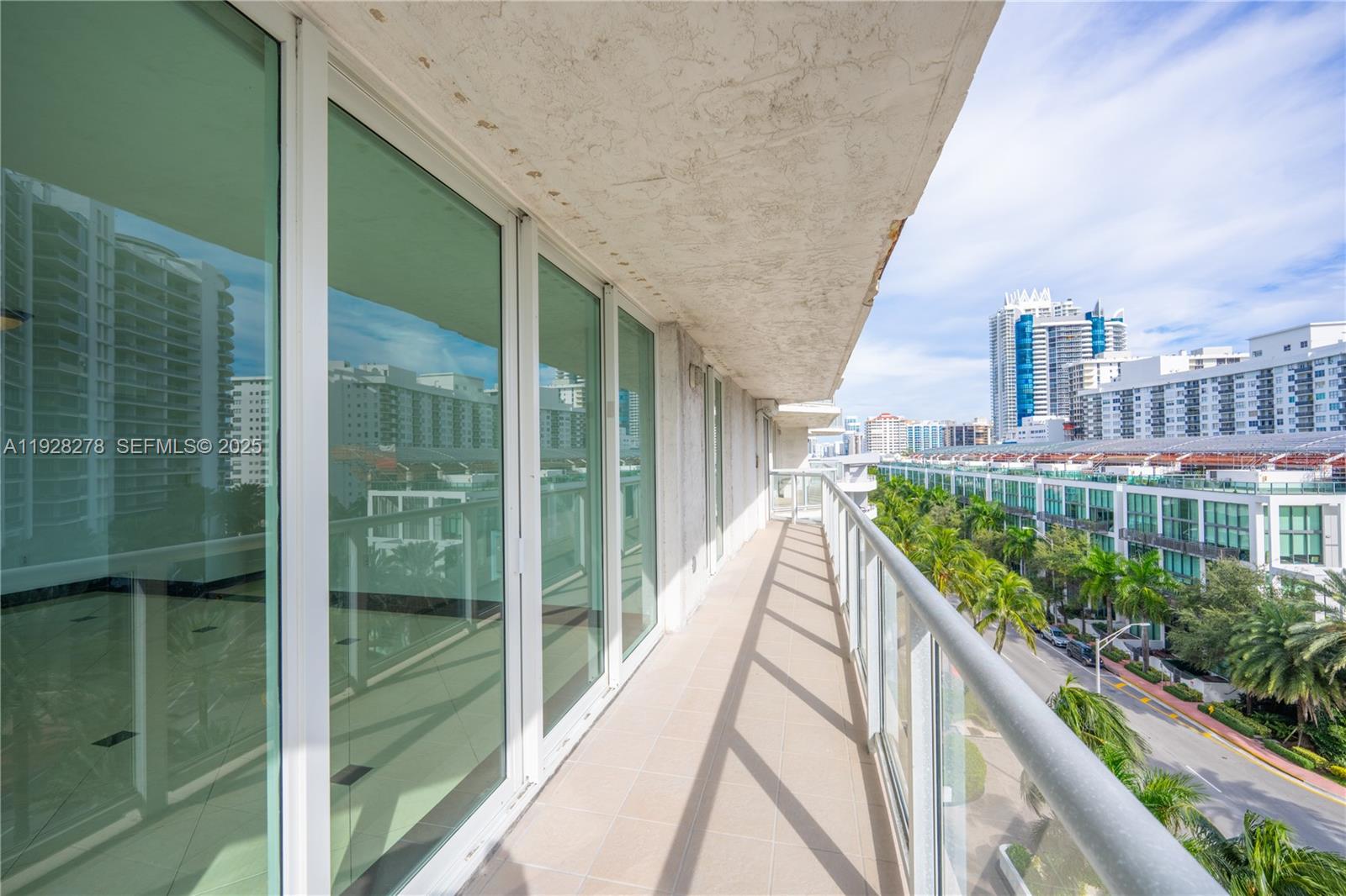 5900 Collins Ave #906 Miami Beach, FL 33140