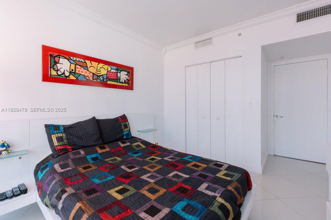 92 SW 3rd St #1512 Miami, FL 33130