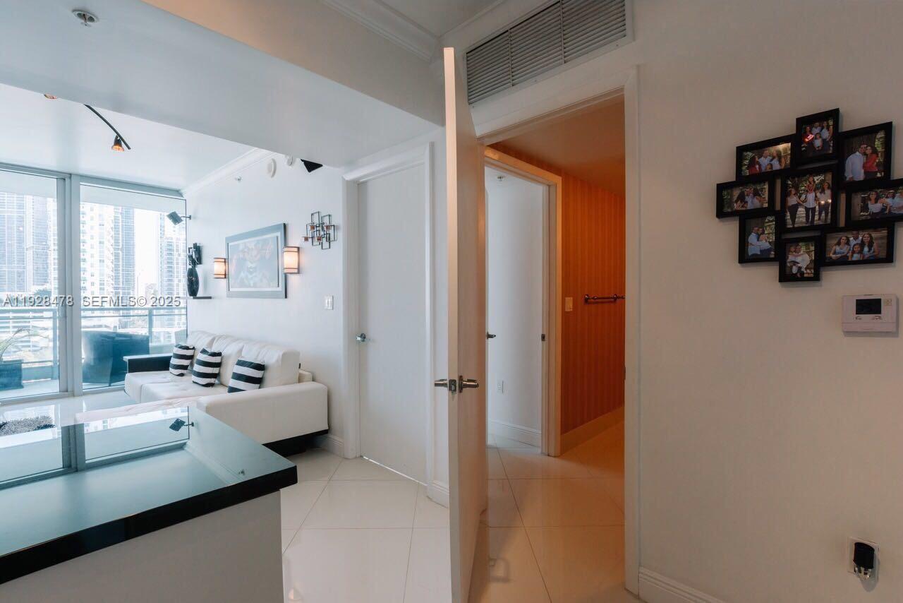 92 SW 3rd St #1512 Miami, FL 33130