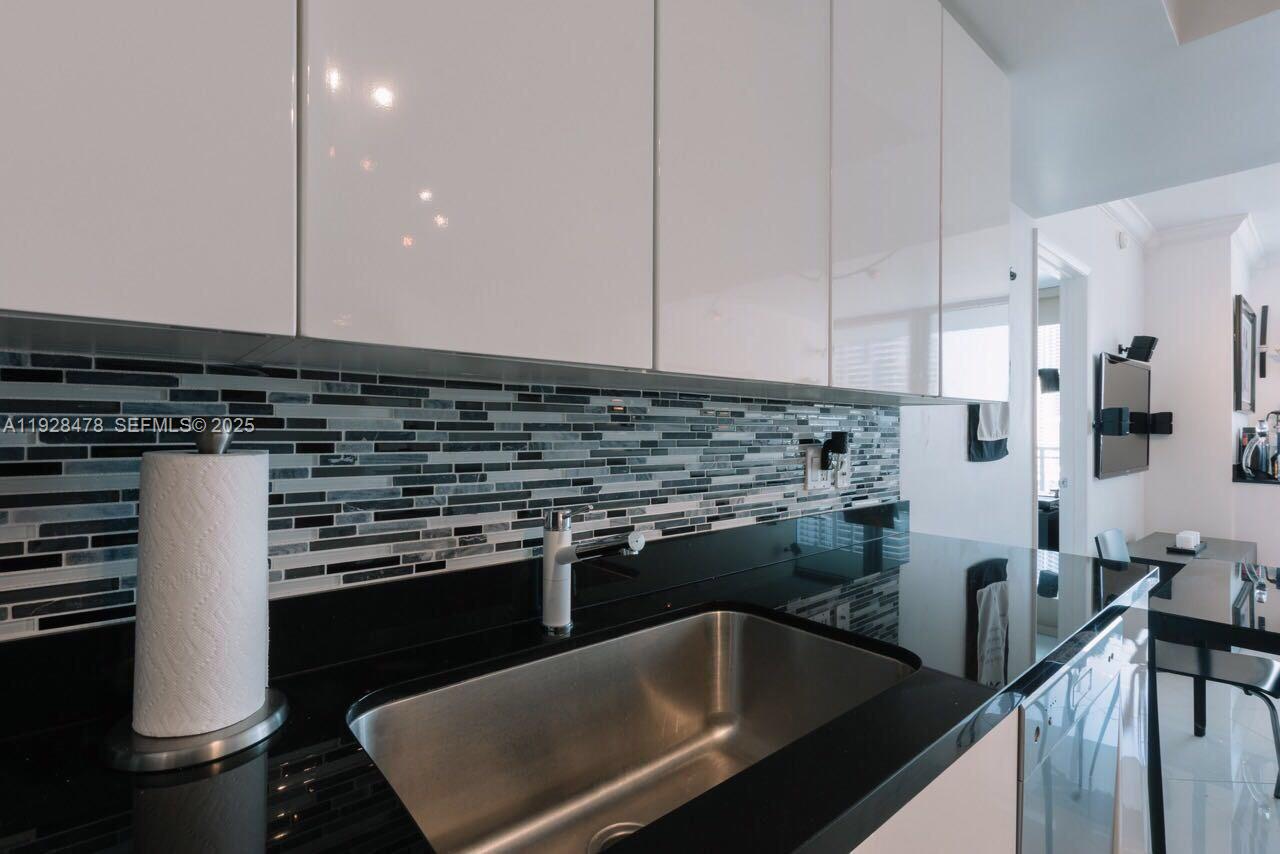 92 SW 3rd St #1512 Miami, FL 33130