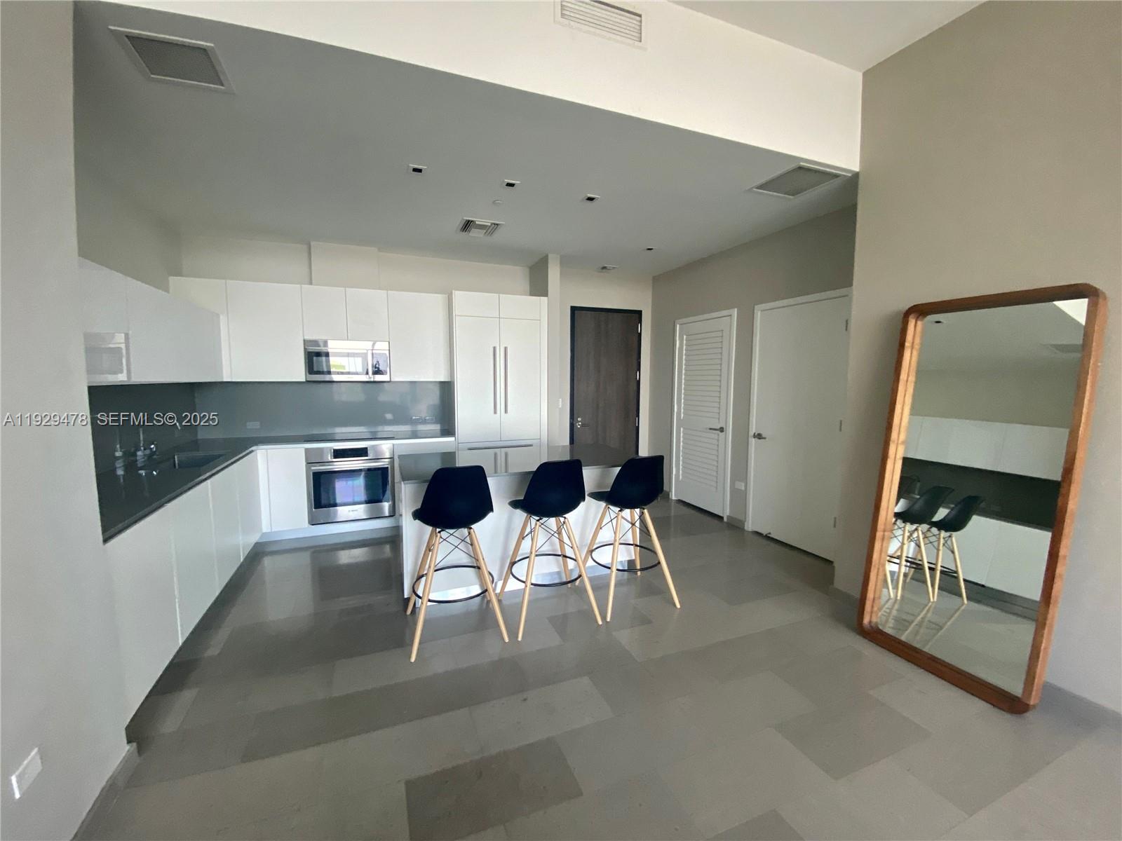 68 SE 6th St #4008 Miami, FL 33131