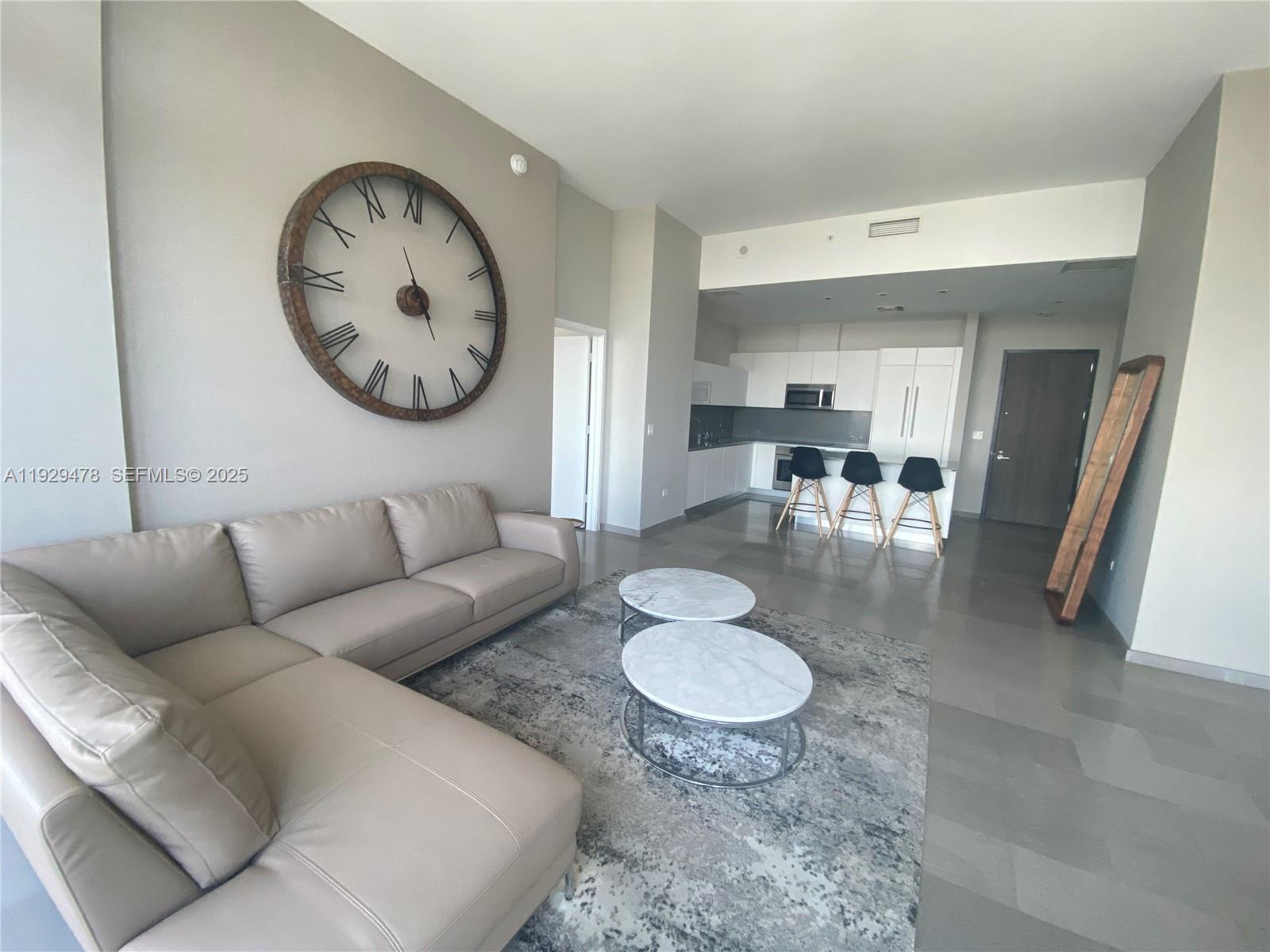 68 SE 6th St #4008 Miami, FL 33131