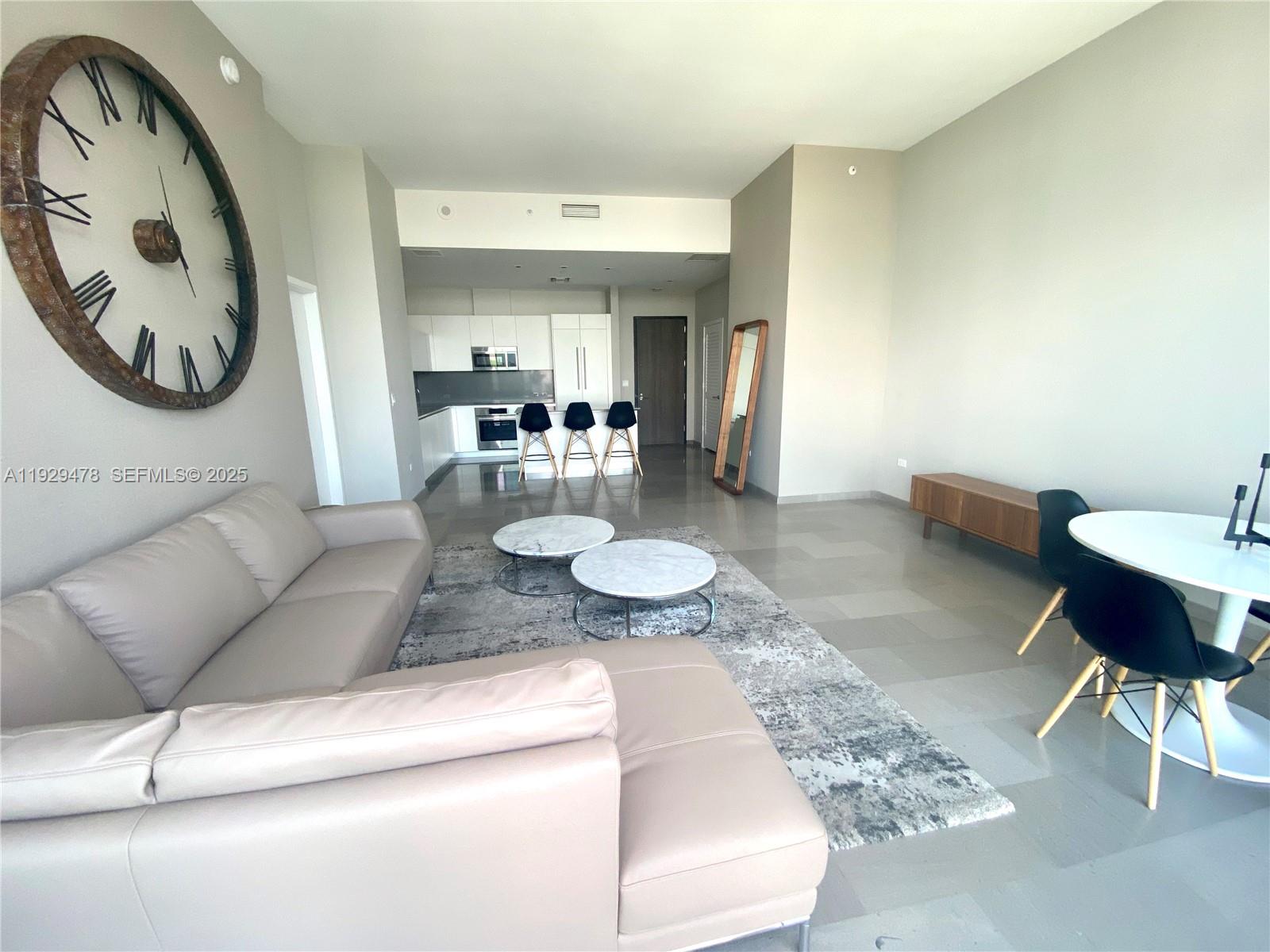 68 SE 6th St #4008 Miami, FL 33131